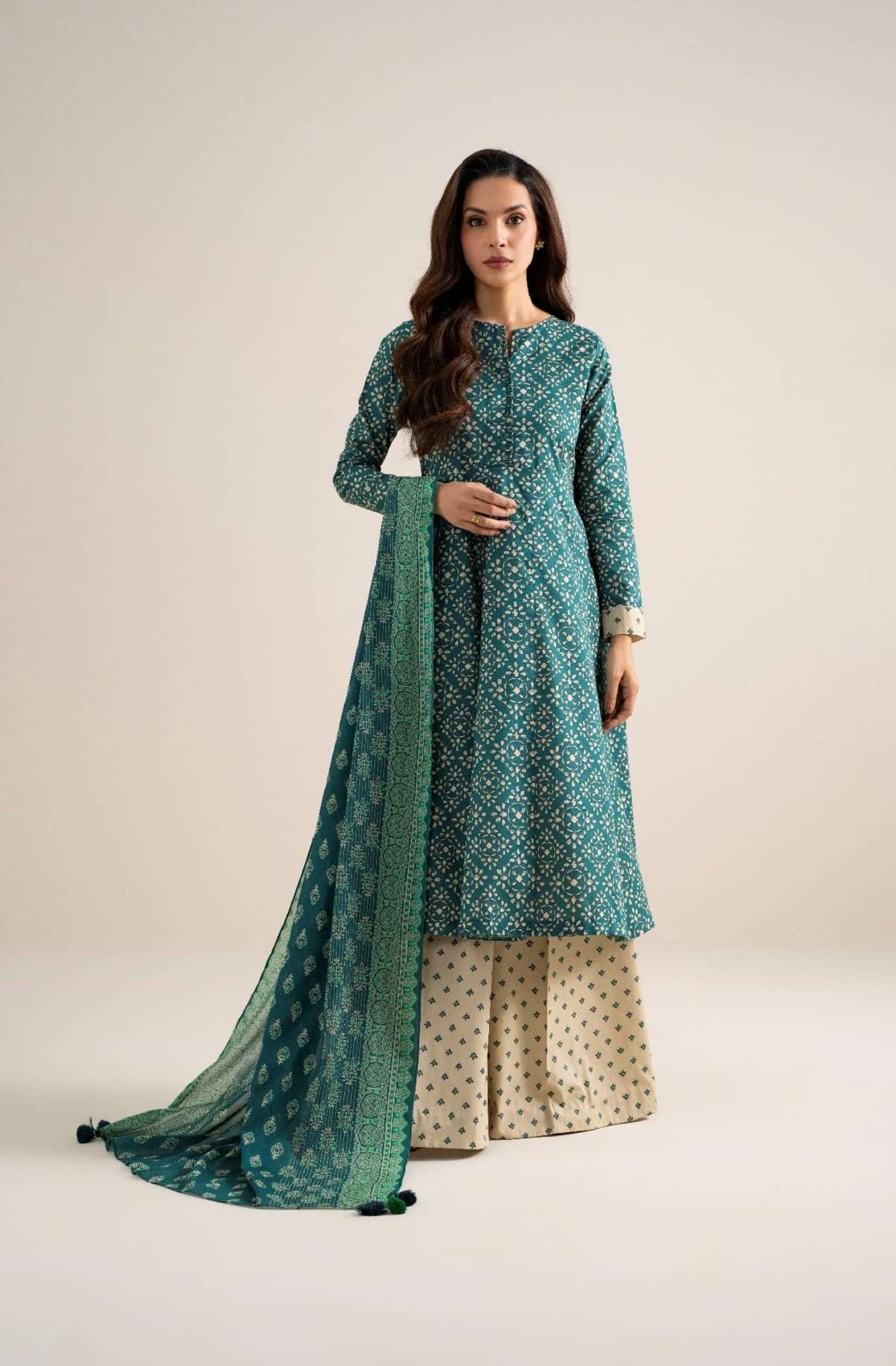 img_sapphire_lawn_26_awwal_boutique
