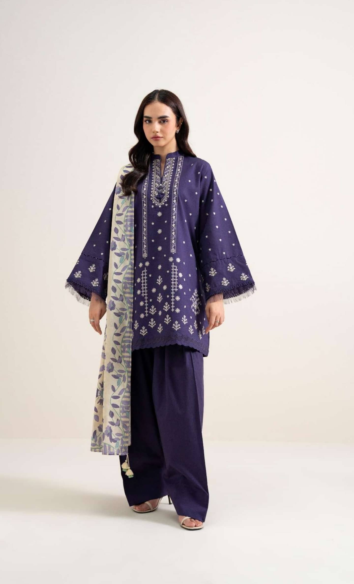 img_sapphire_lawn_26_awwal_boutique