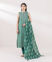 img_sapphire_intermix_awwal_boutique