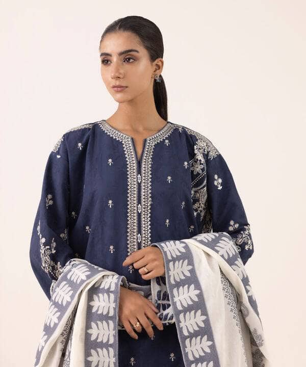 img_sapphire_intermix_lawn_awwal_boutiue