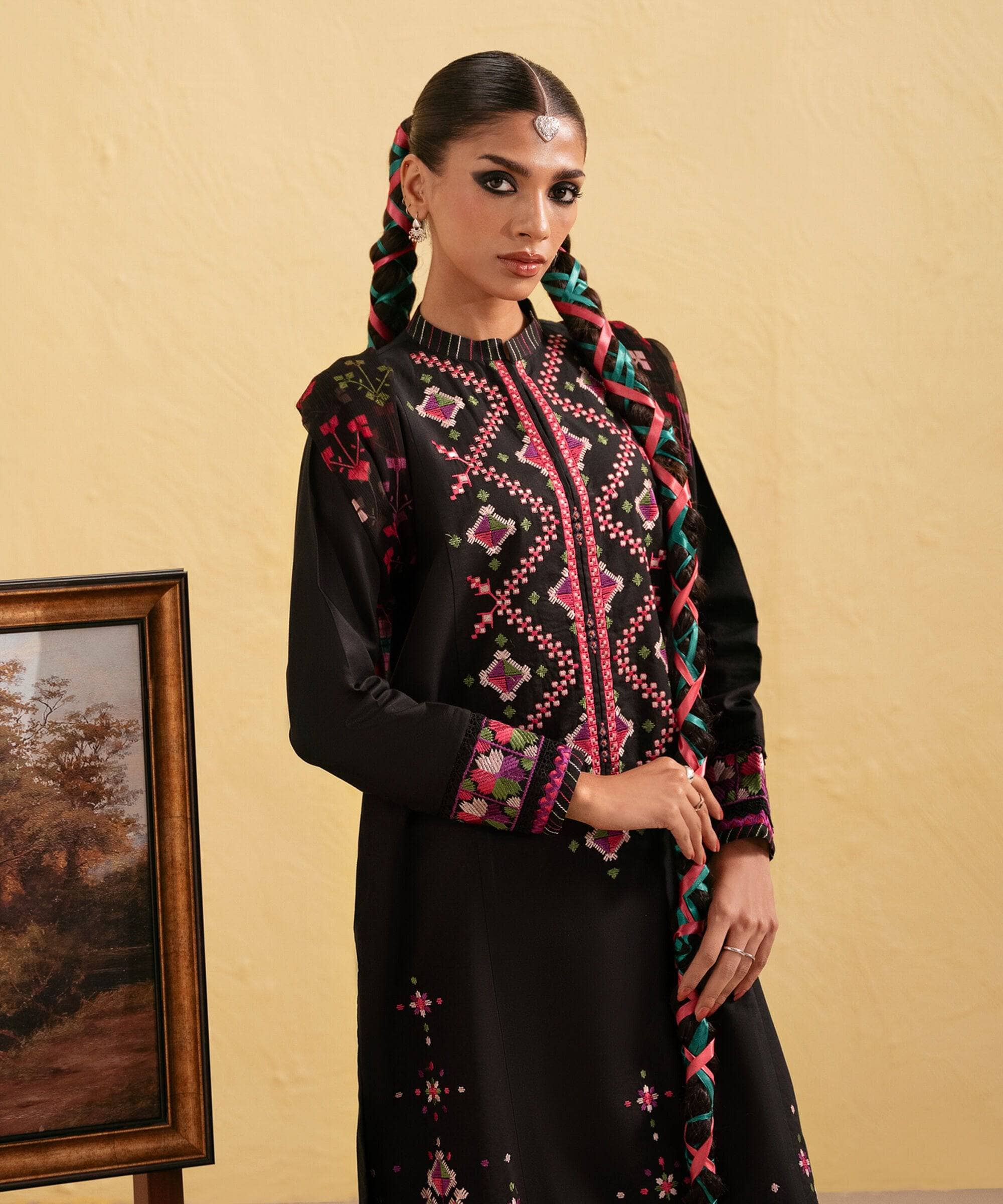 img_sapphire_intermix_awwal_boutique
