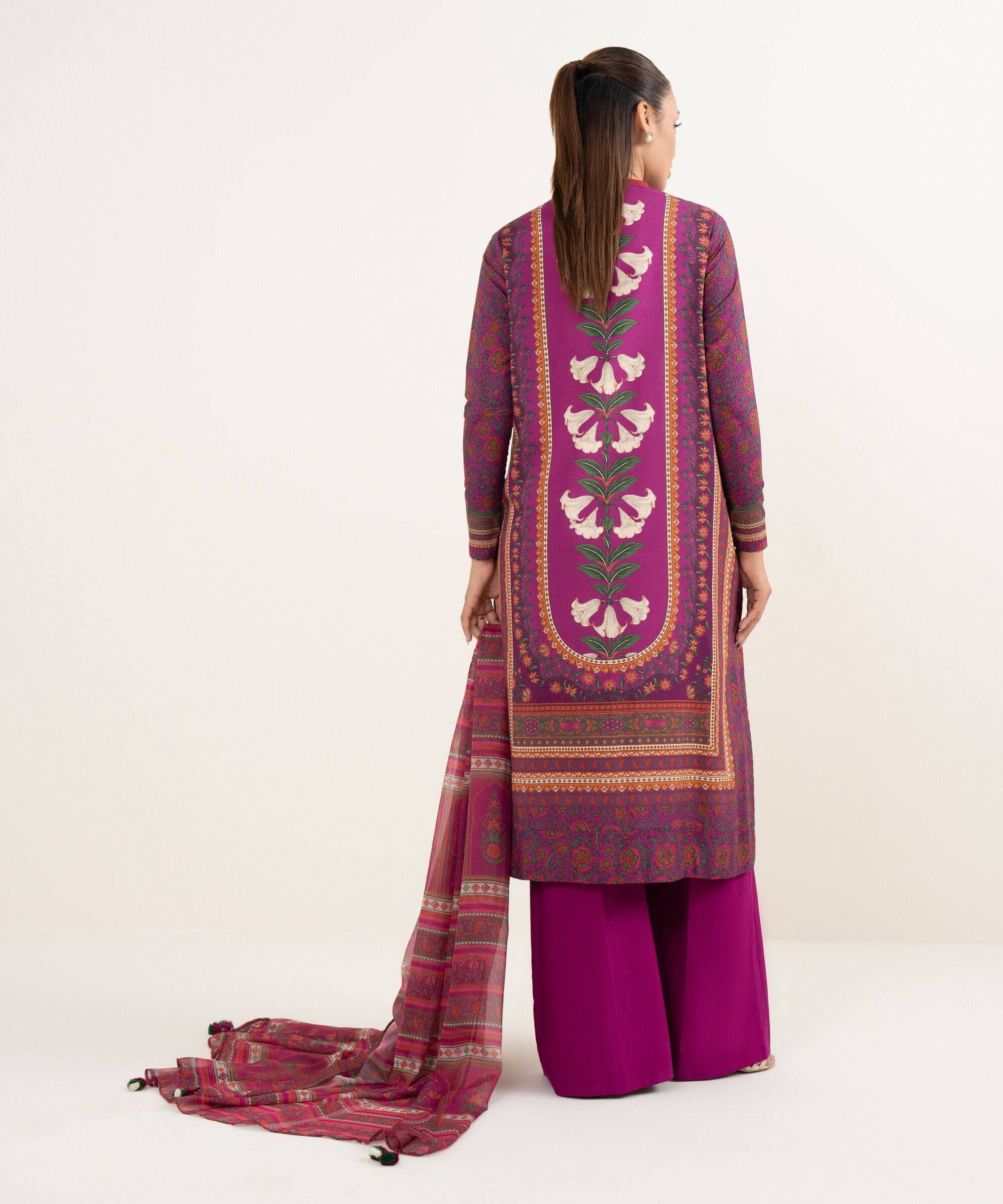 img_Sapphire_lawn_intermix_awwal_boutique