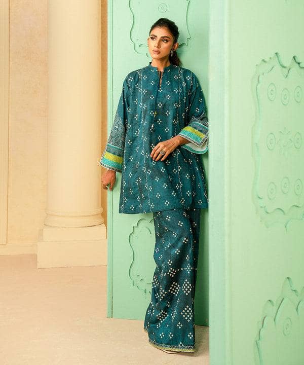 img_sapphire_intermix_awwal_boutique