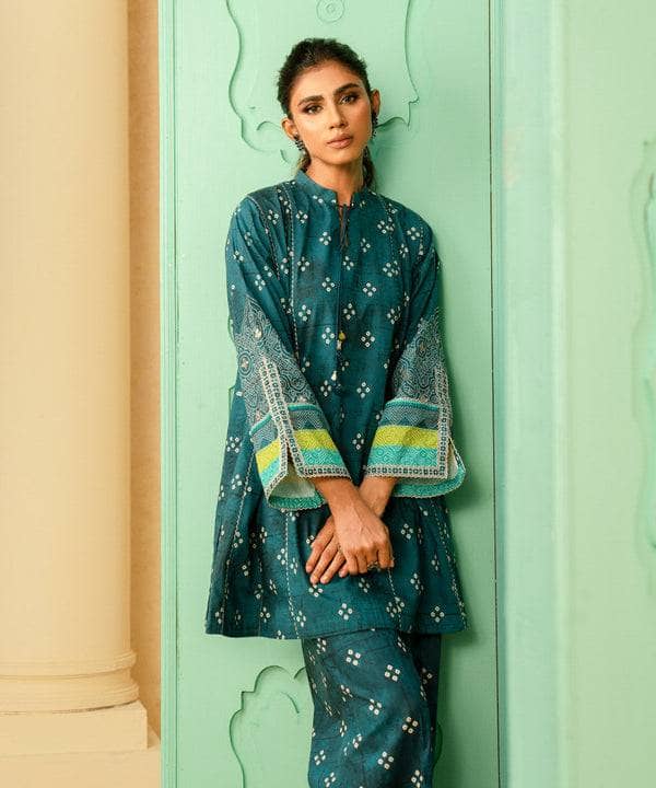 img_sapphire_intermix_awwal_boutique