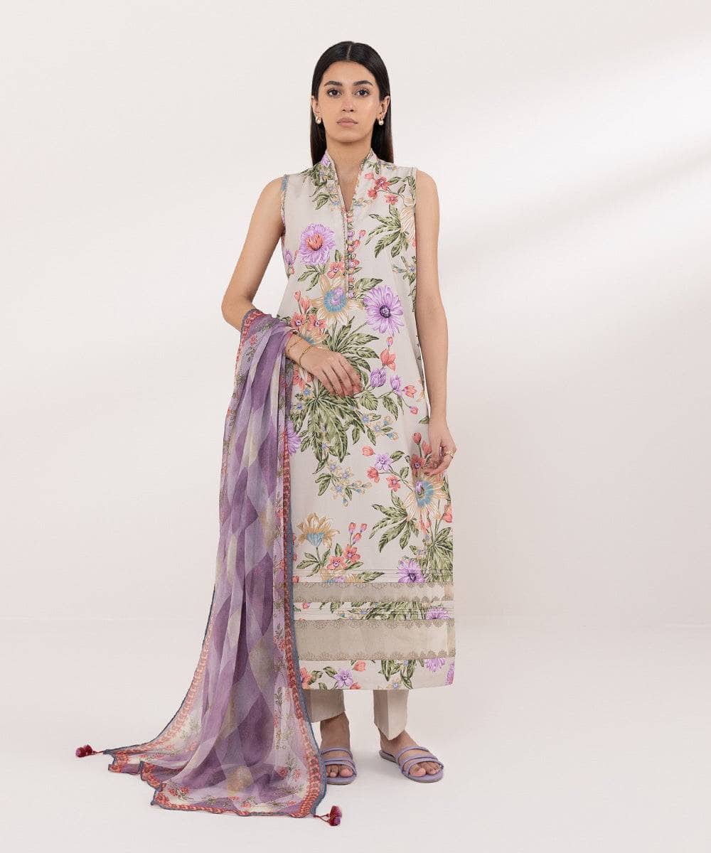 img_sapphire_intermix_awwal_boutique