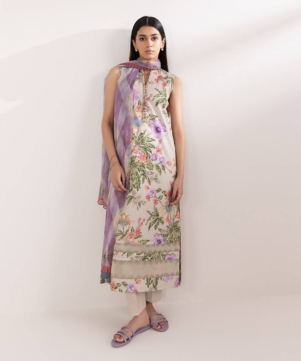 img_sapphire_intermix_awwal_boutique