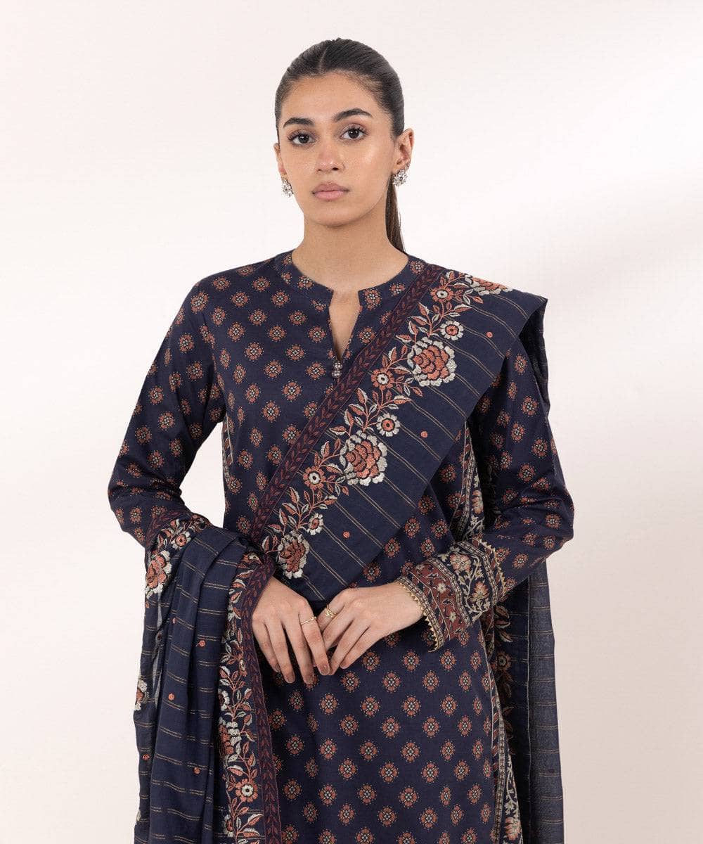 img_sapphire_intermix_awwal_boutique