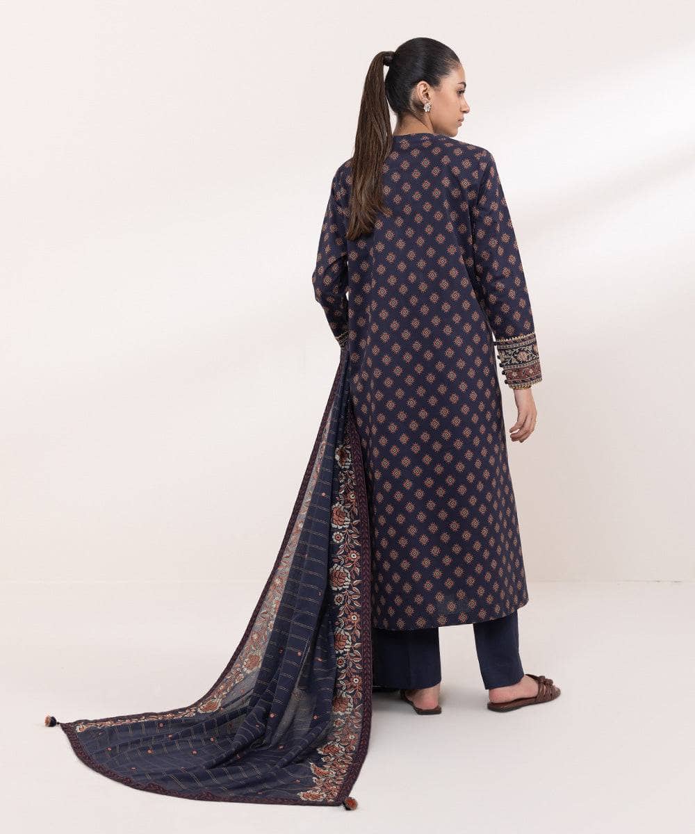 img_sapphire_intermix_awwal_boutique