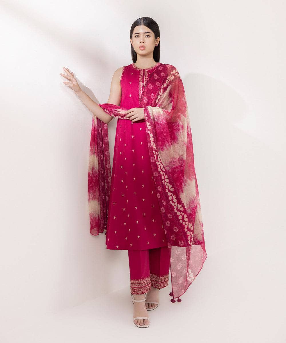 img_sapphire_intermix_awwal_boutique