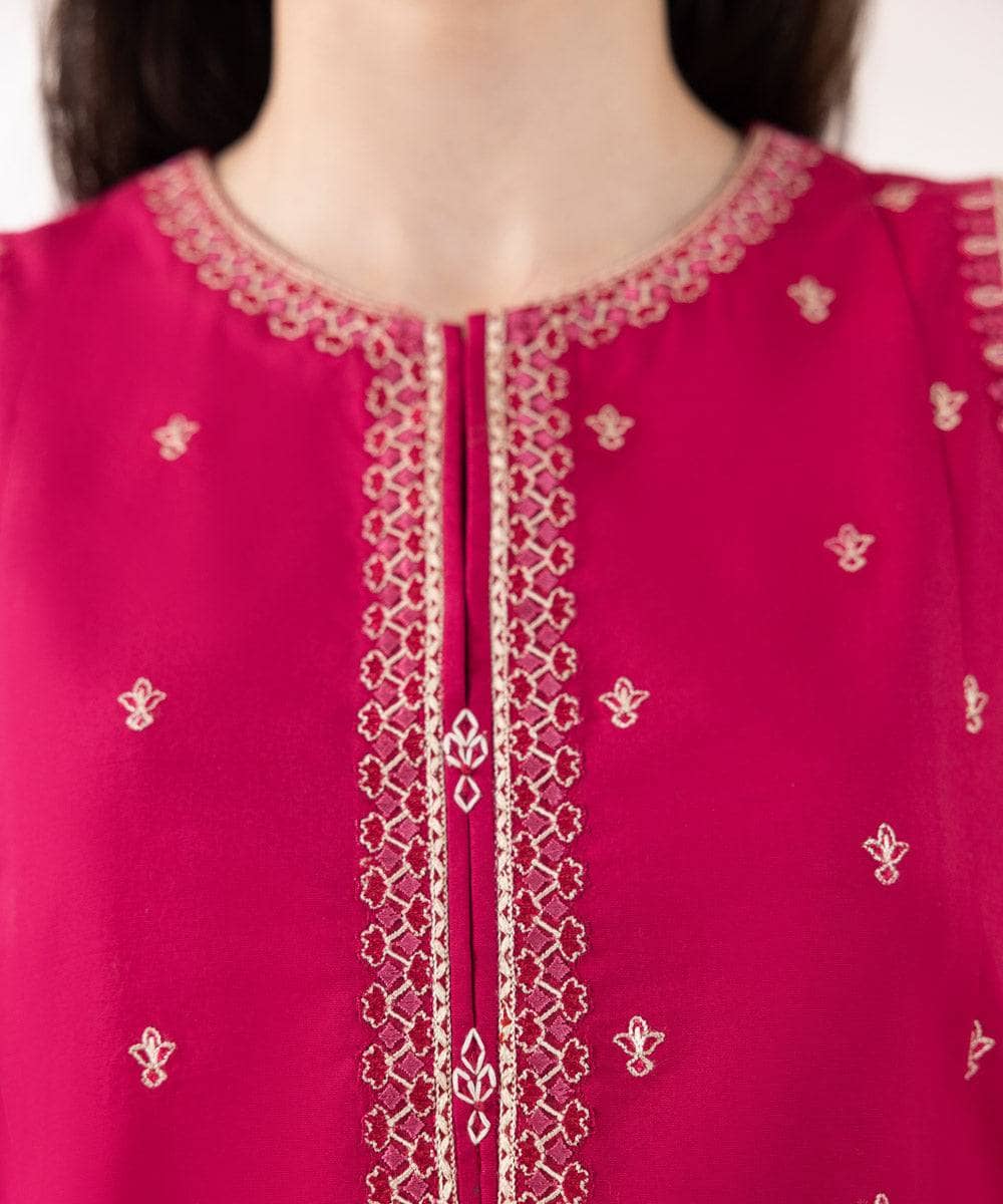 img_sapphire_intermix_awwal_boutique
