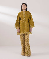 img_sapphire_intermix_awwal_boutique