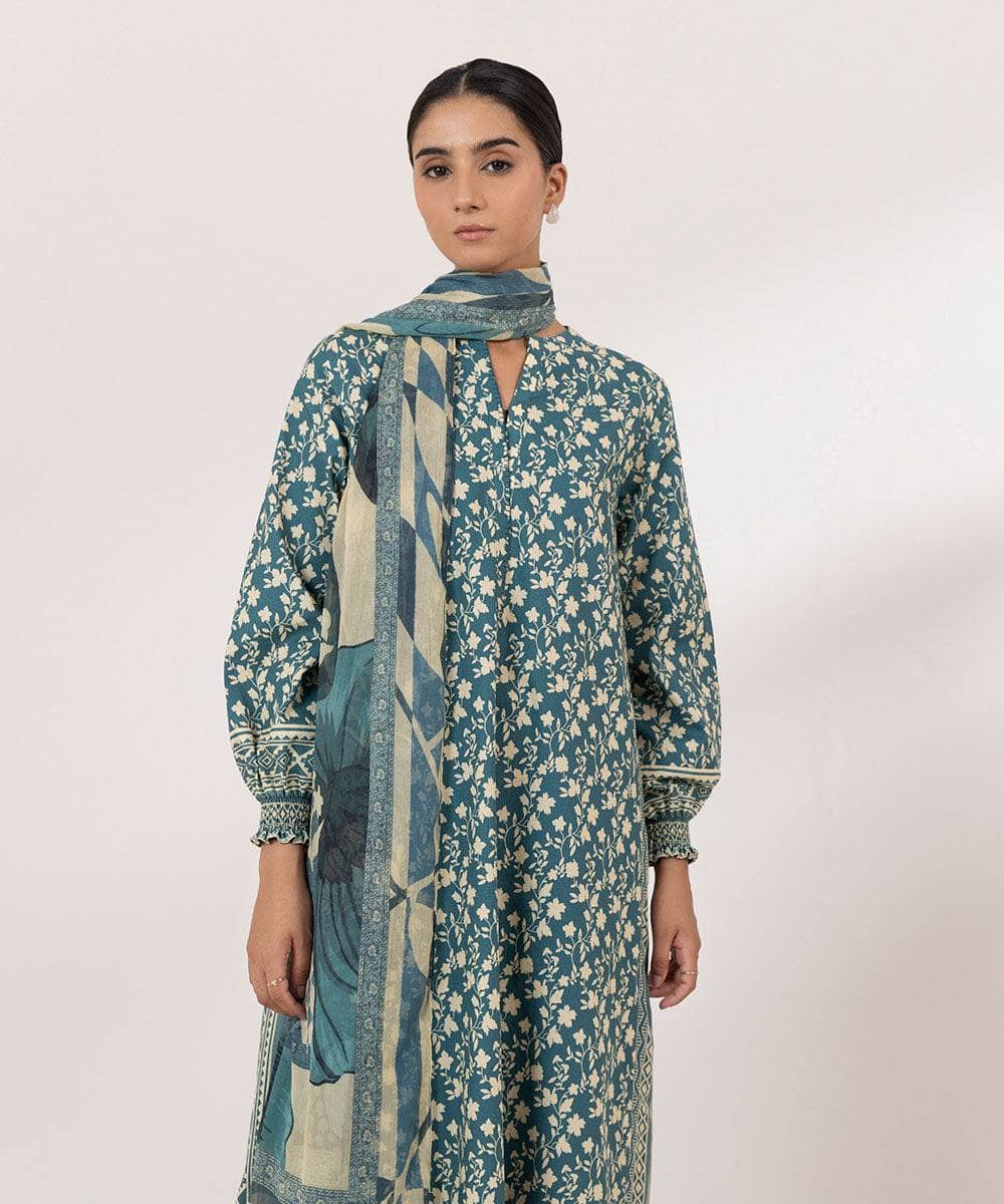 img_sapphire_intermix_awwal_boutique