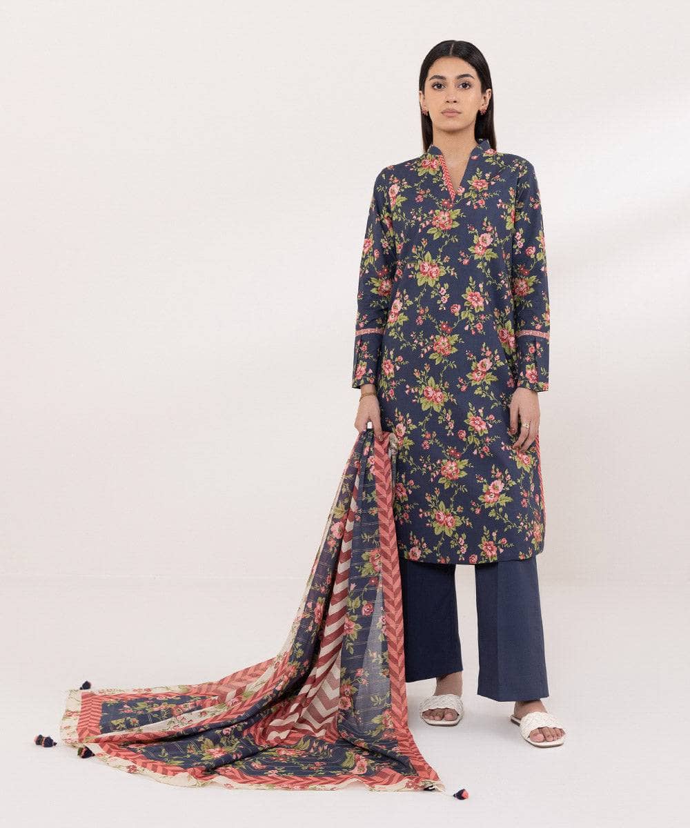 img_sapphire_intermix_awwal_boutique
