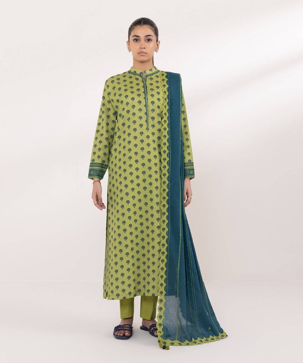 img_sapphire_intermix_awwal_boutique