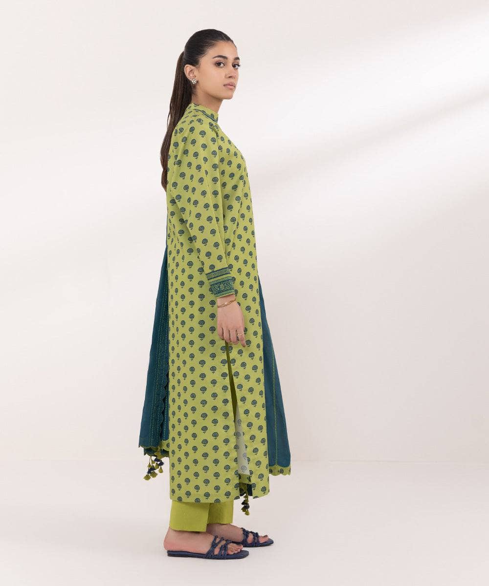 img_sapphire_intermix_awwal_boutique