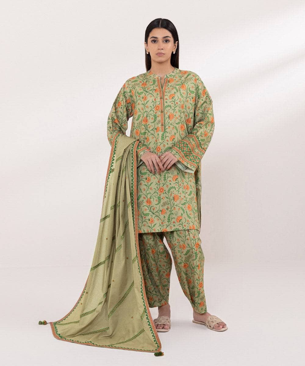 img_sapphire_intermix_awwal_boutique