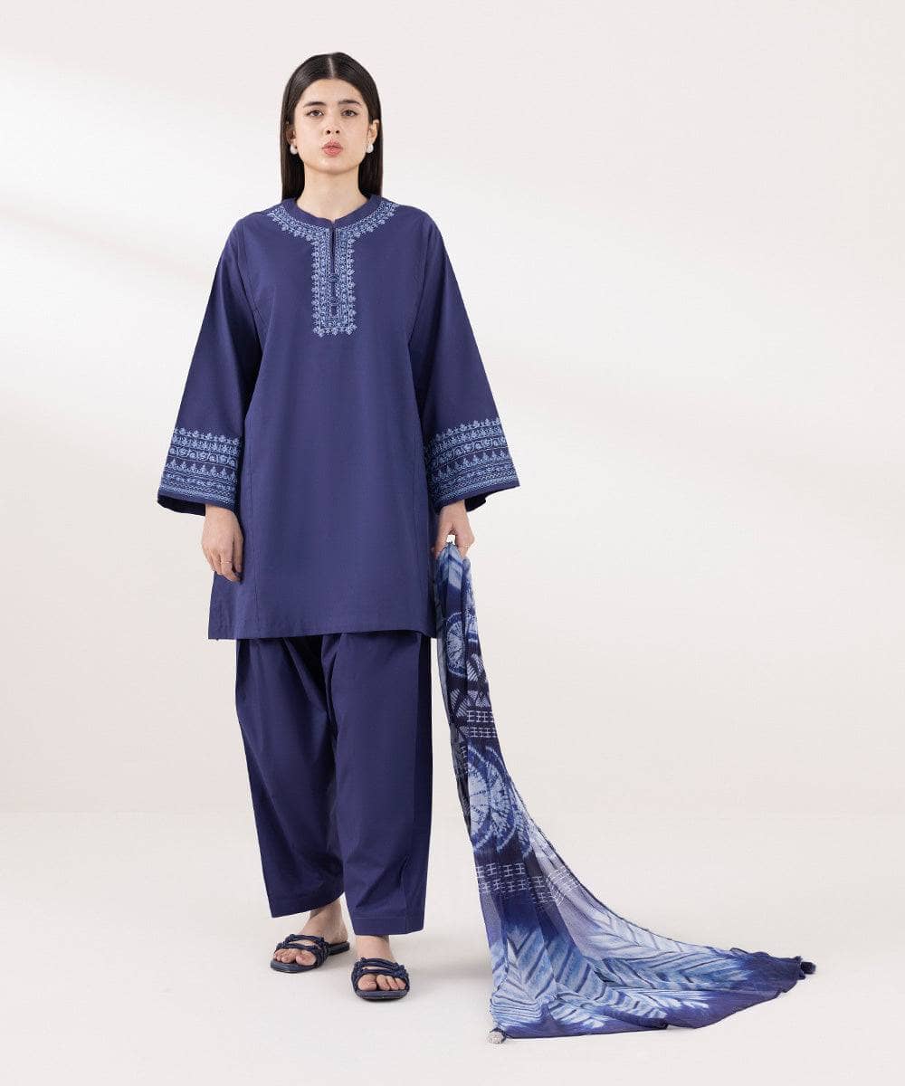 img_sapphire_intermix_awwal_boutique