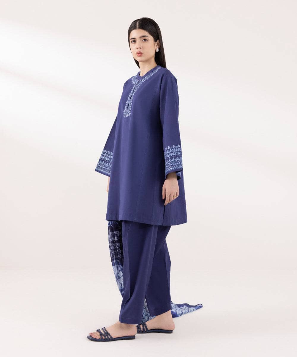 img_sapphire_intermix_awwal_boutique