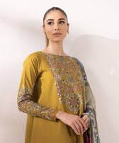 img_sapphire_intermix_awwal_boutique