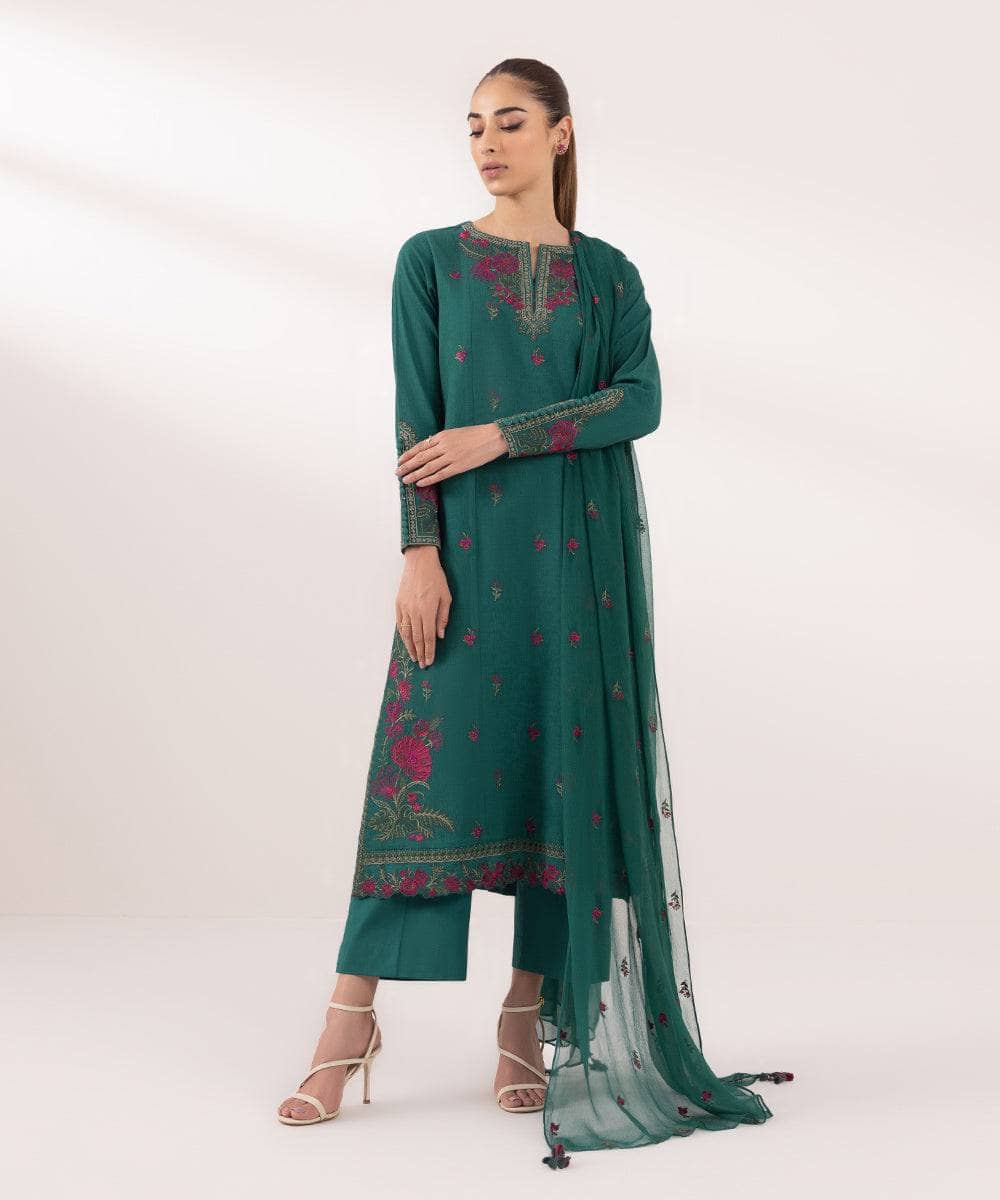 img_sapphire_intermix_awwal_boutique