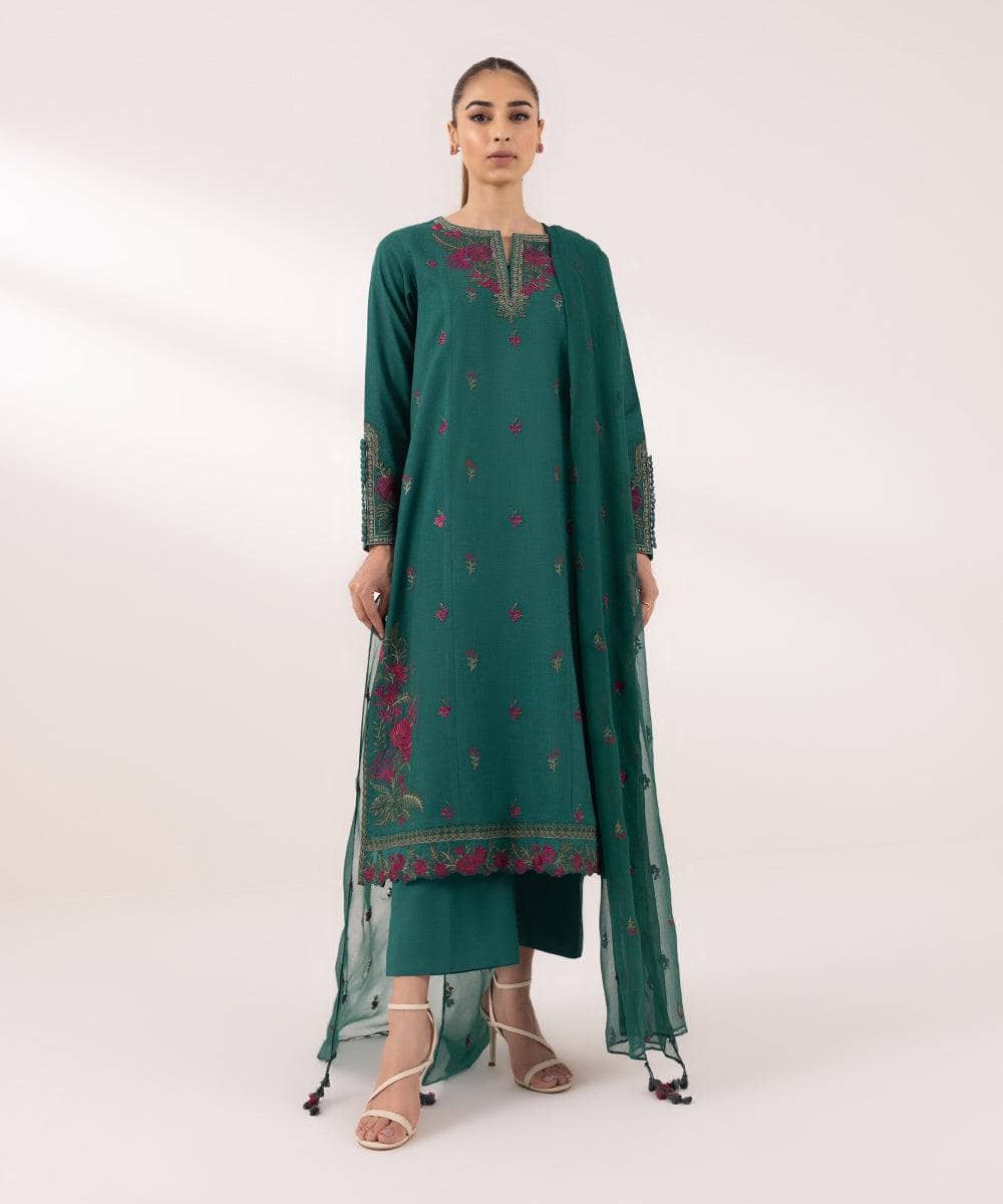 img_sapphire_intermix_awwal_boutique