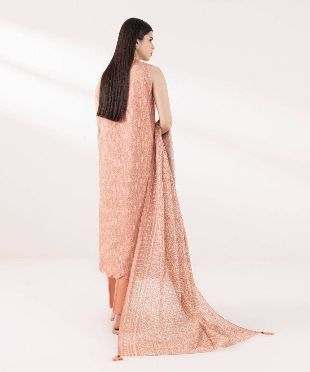 img_sapphire_intermix_awwal_boutique