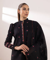 img_sapphire_intermix_awwal_boutique