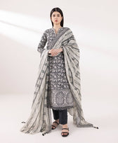 img_sapphire_intermix_awwal_boutique