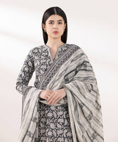 img_sapphire_intermix_awwal_boutique
