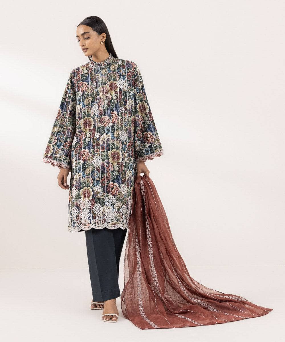 img_sapphire_intermix_awwal_boutique