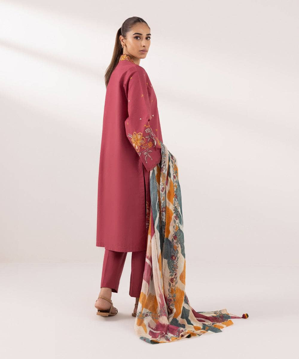 img_sapphire_intermix_awwal_boutique