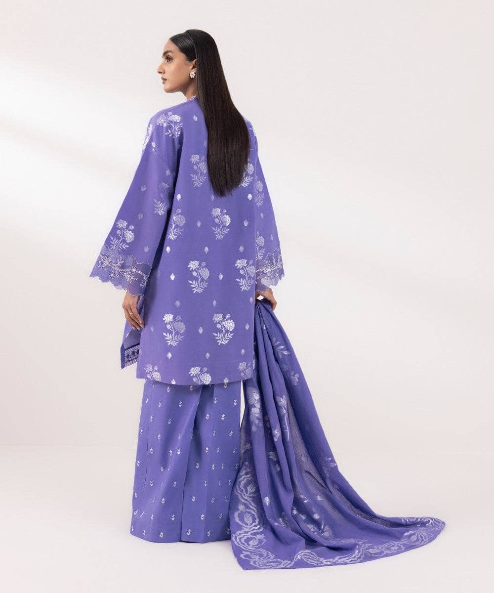 img_sapphire_intermix_awwal_boutique