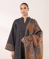 img_sapphire_intermix_awwal_boutique