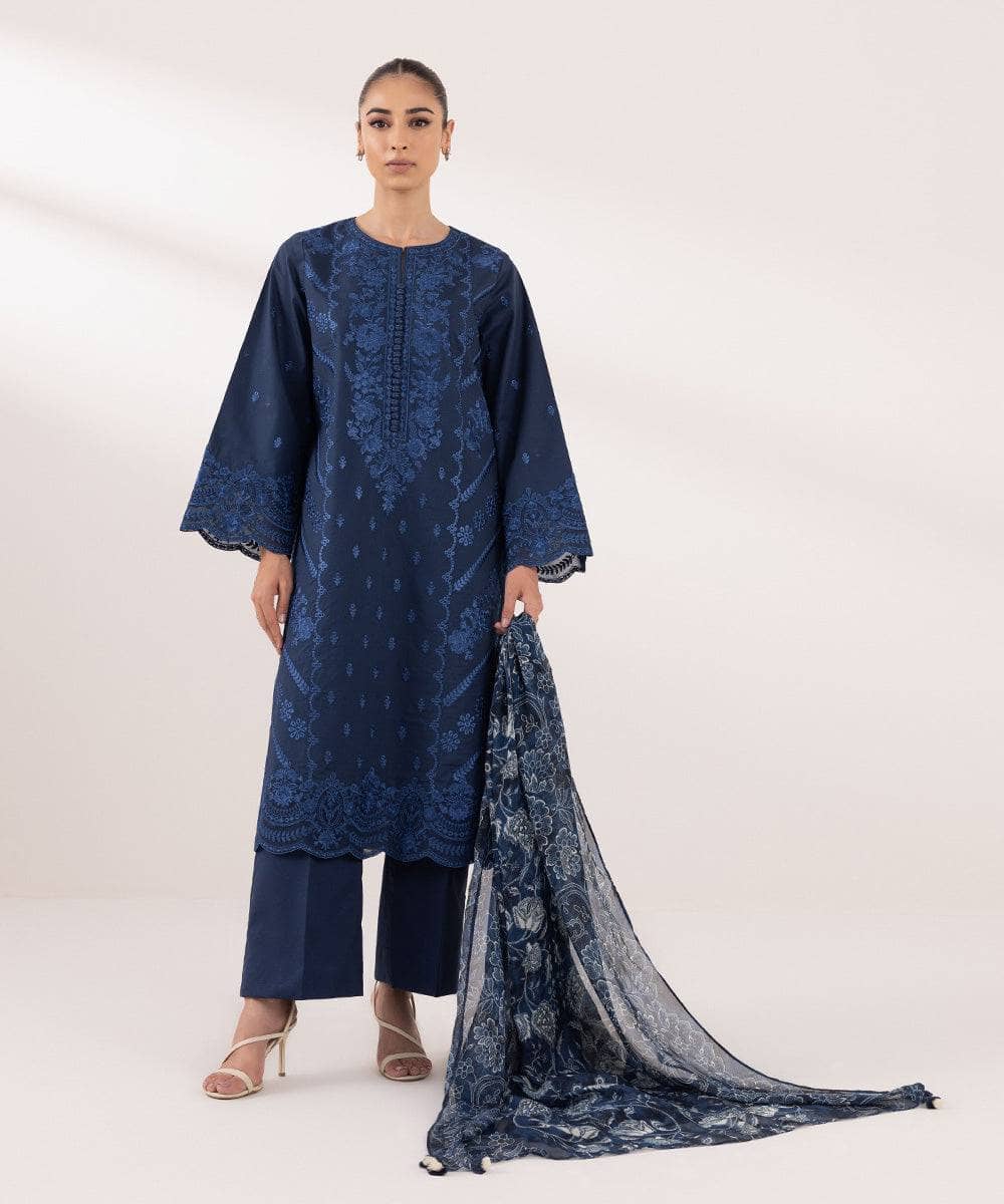 img_sapphire_intermix_awwal_boutique