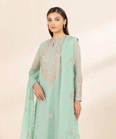 img_sapphire_intermix_awwal_boutique