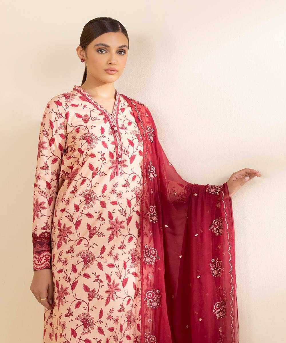 img_sapphire_intermix_awwal_boutique