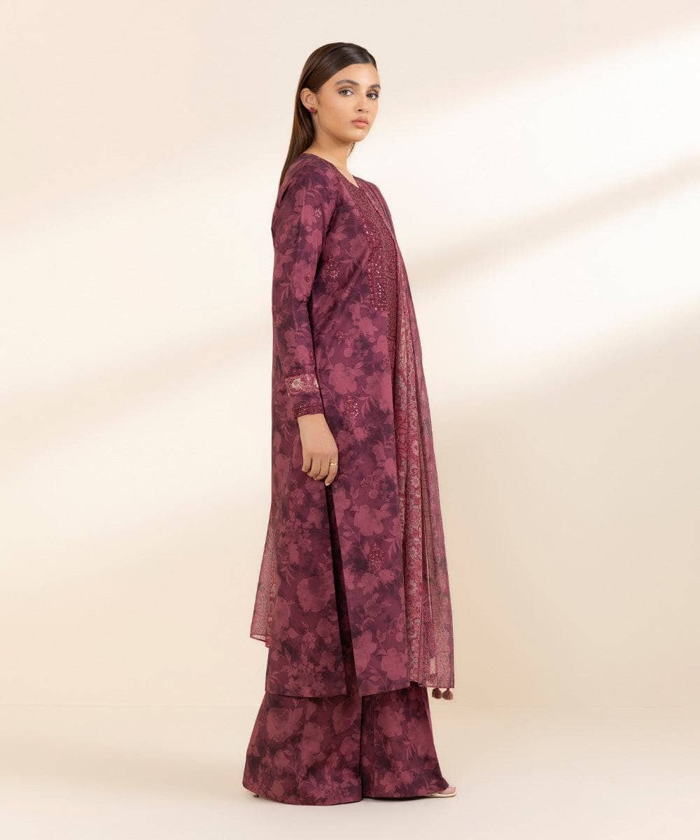 img_sapphire_intermix_awwal_boutique