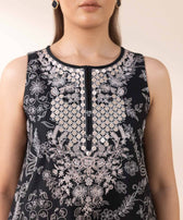 img_sapphire_intermix_awwal_boutique