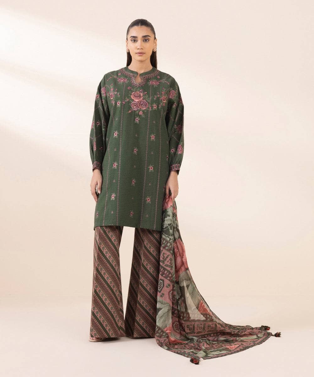 img_sapphire_intermix_awwal_boutique