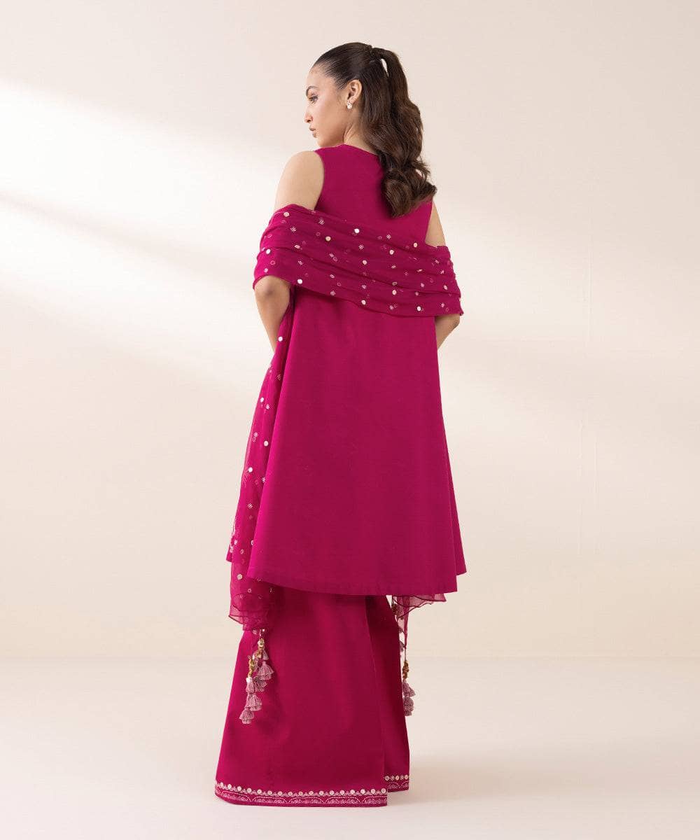 img_sapphire_intermix_awwal_boutique