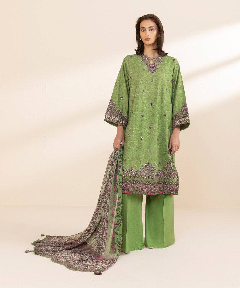img_sapphire_intermix_awwal_boutique