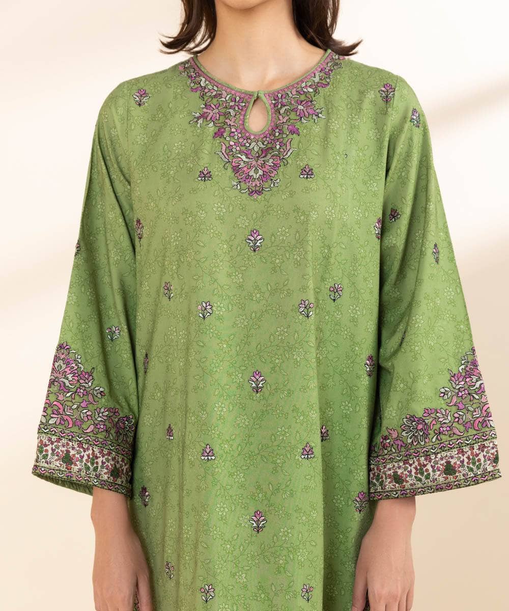 img_sapphire_intermix_awwal_boutique