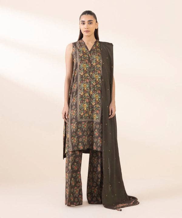 img_sapphire_intermix_awwal_boutique