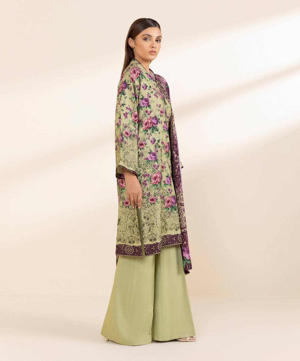 img_sapphire_intermix_awwal_boutique