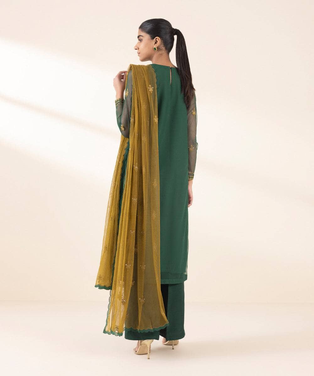 img_sapphire_intermix_awwal_boutique