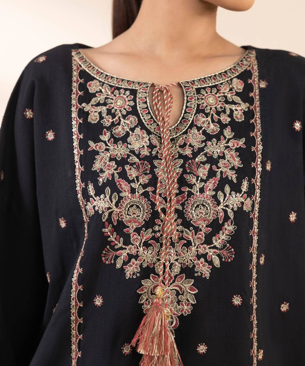 img_sapphire_intermix_awwal_boutique