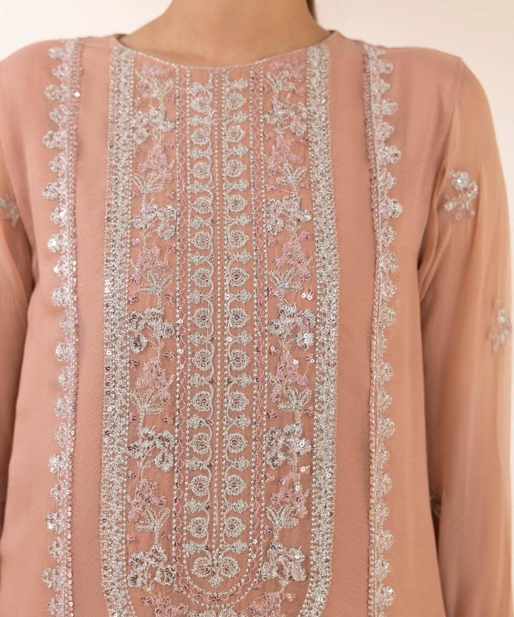 img_sapphire_intermix_awwal_boutique