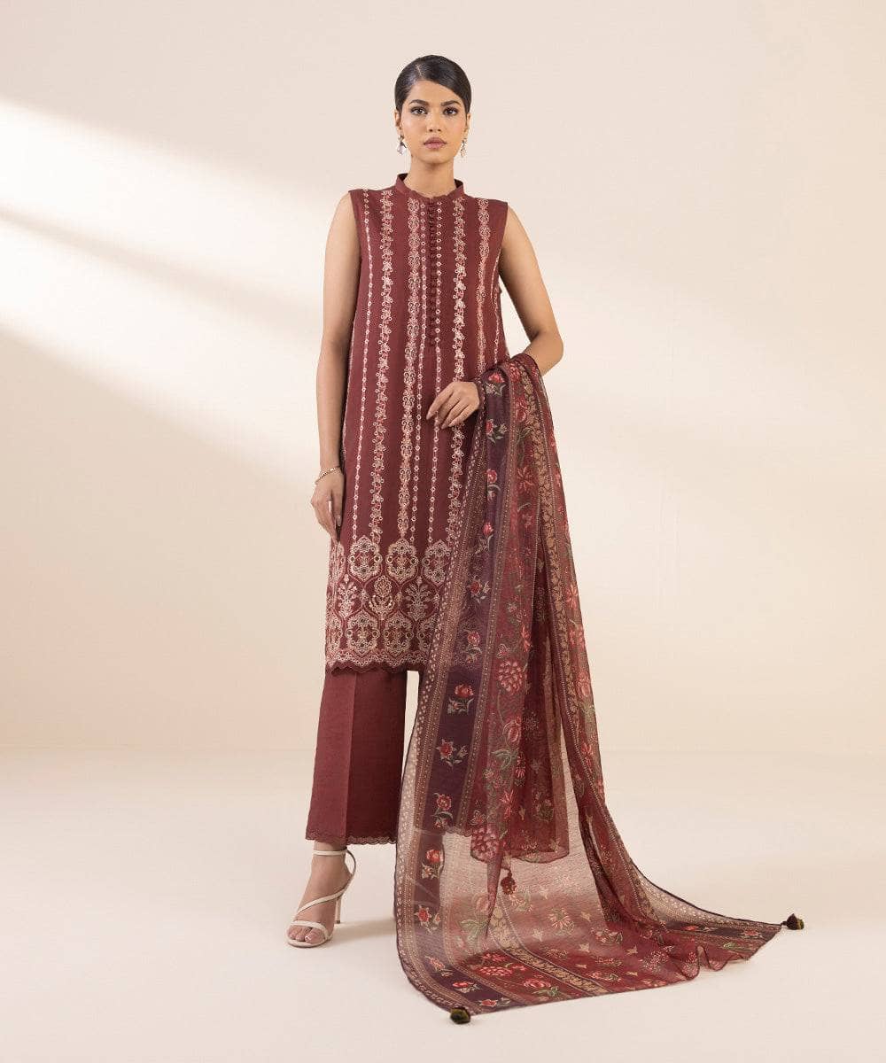 img_sapphire_intermix_awwal_boutique