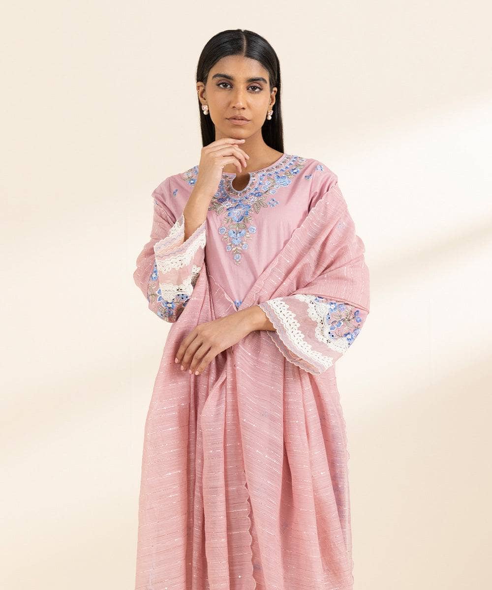 img_sapphire_intermix_awwal_boutique
