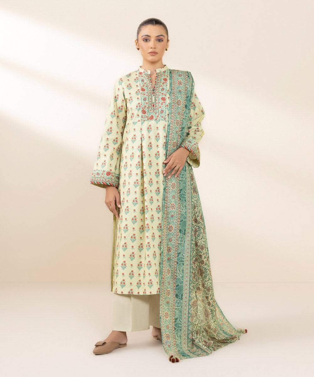 img_sapphire_intermix_awwal_boutique